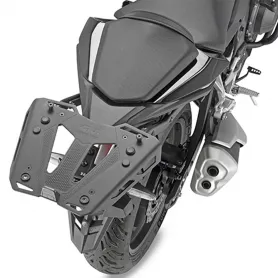 Adaptador posterior específico para maleta MONOLOCK® para Honda CB 500 Hornet (2024-) de Givi