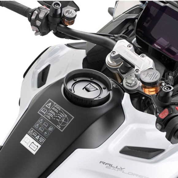 Fijación Bolsa Depósito Givi para Triumph Tiger 1200 Rally / GT Explorer (2022-2025)